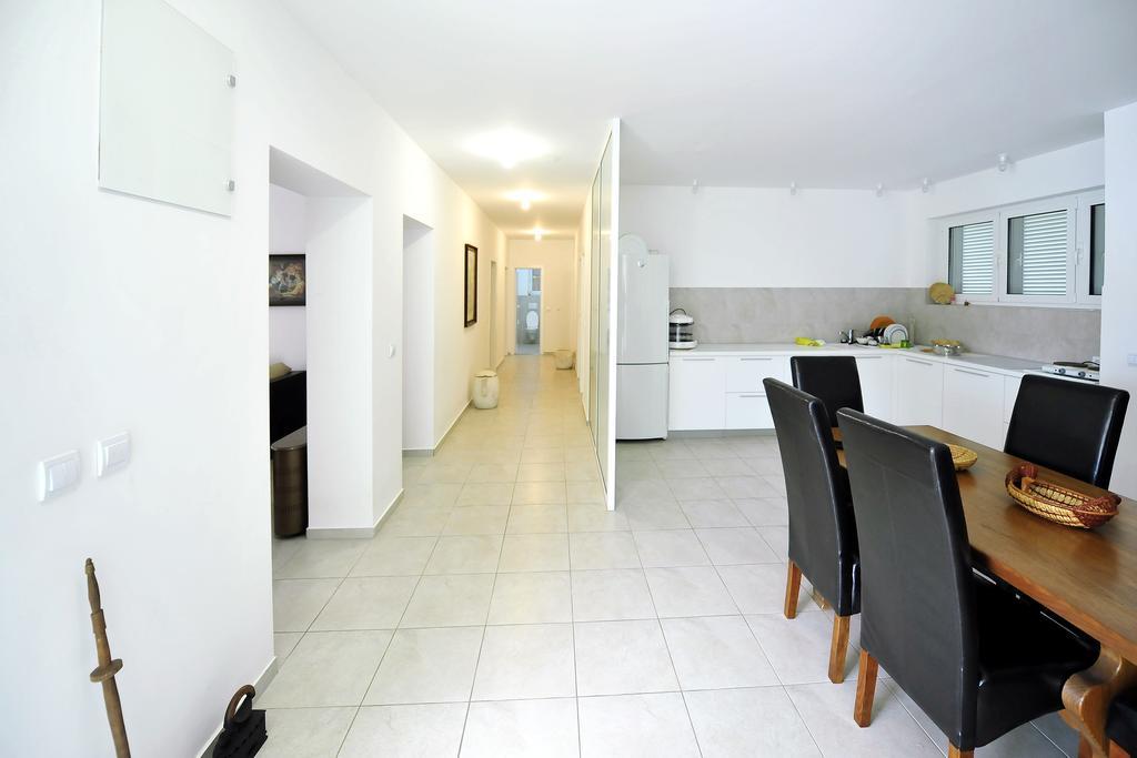 Luxury Apartment Брела Экстерьер фото